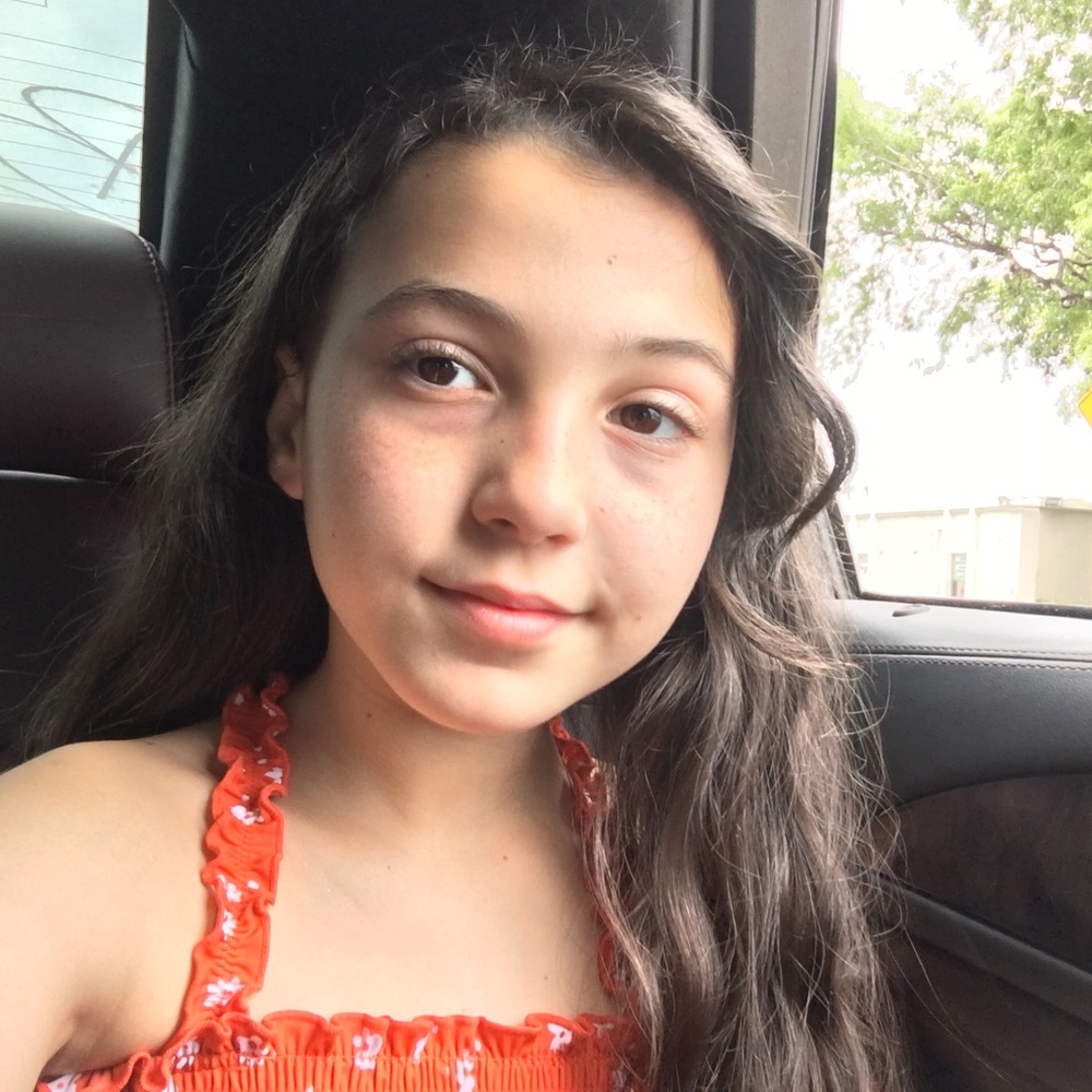 Meet your Posher, Ayla